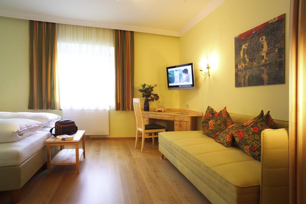 Hotel & Restaurant Ragginger Attersee Nussdorf am Attersee Room photo